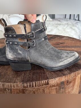 Circle G Black Corral Leather Distressed Studded Harness Belt Round Toe Booties